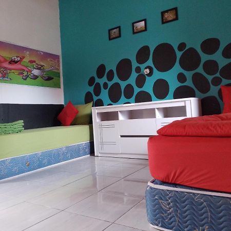 Dragonfly Hostel And Homestay Batununggul Ngoại thất bức ảnh