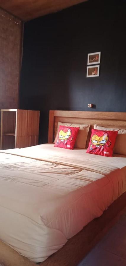 Dragonfly Hostel And Homestay Batununggul Ngoại thất bức ảnh